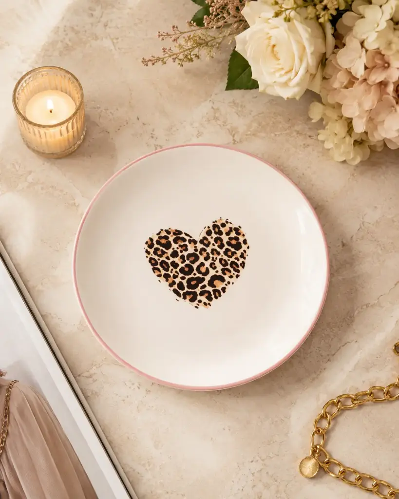 CŒUR LEOPARD ASSIETTE ROSE  - ASSIETTES