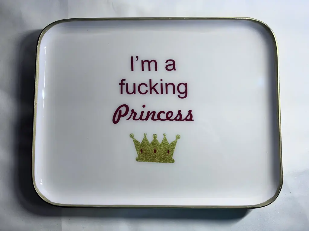 I'M FUCKING PRINCESS  - MOYENS PLATEAUX 