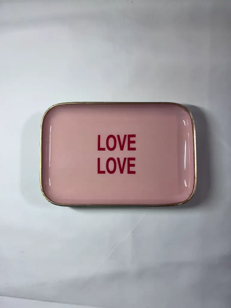 LOVE LOVE  - PETITS PLATEAUX 