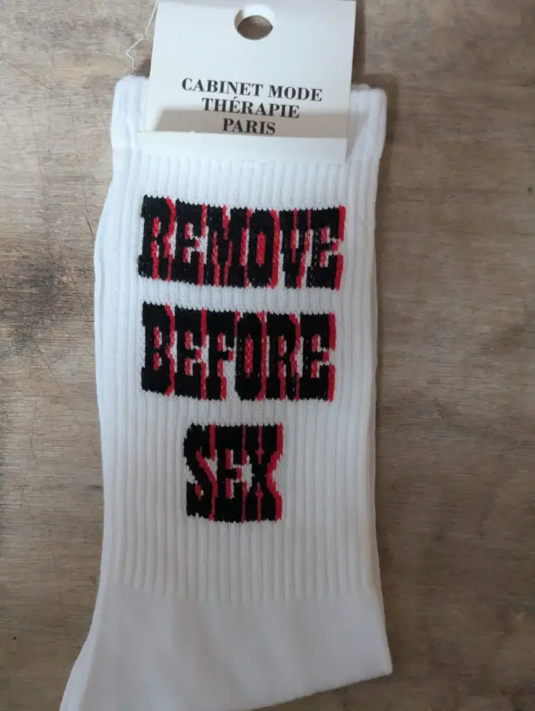REMOVE BEFORE SEX  - CHAUSSETTES ADULTES