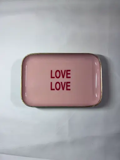 LOVE LOVE  - PETITS PLATEAUX 